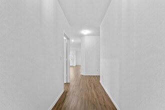 129 Escondido Cir in San Marcos, TX - Foto de edificio - Building Photo