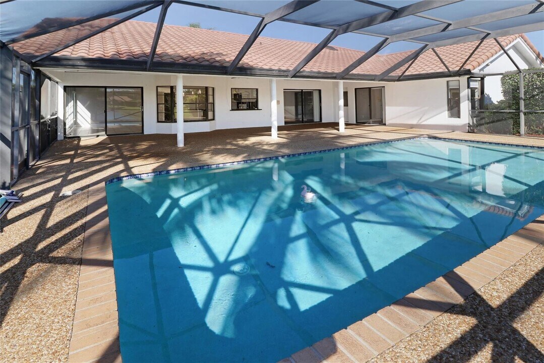 11310 Lake Tree Ct in Boca Raton, FL - Building Photo