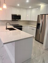 10525 SW 112th Ave in Miami, FL - Building Photo