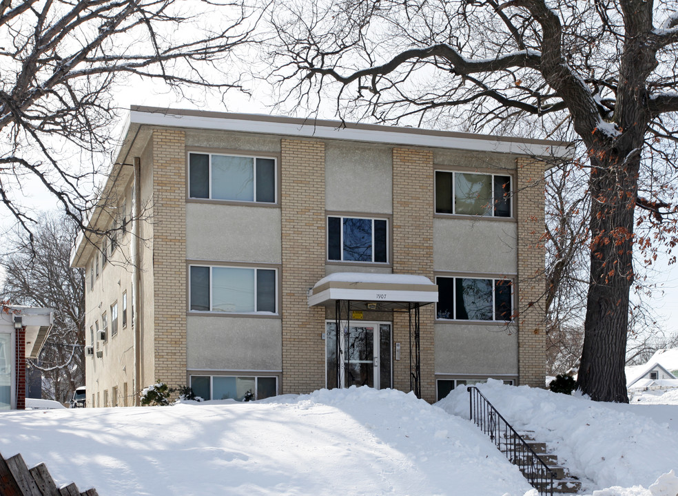 1907 Glenwood Ave in Minneapolis, MN - Foto de edificio