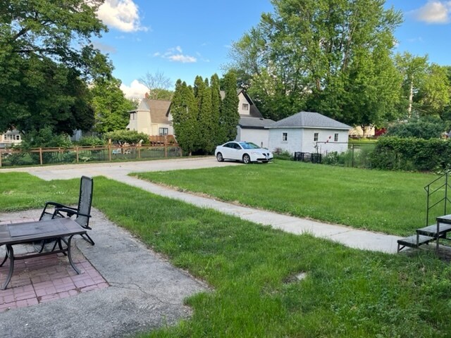 2116 Walnut St photo'