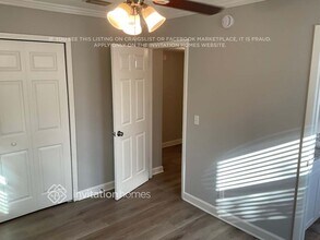 9557 Priory Ave in Jacksonville, FL - Foto de edificio - Building Photo