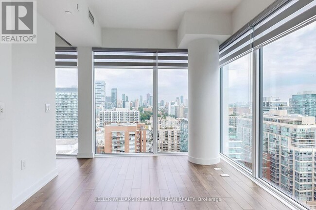 158 Front St E in Toronto, ON - Building Photo - Building Photo