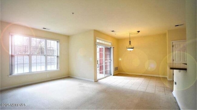 317 Sophee Ln in Lakewood, NJ - Building Photo - Building Photo