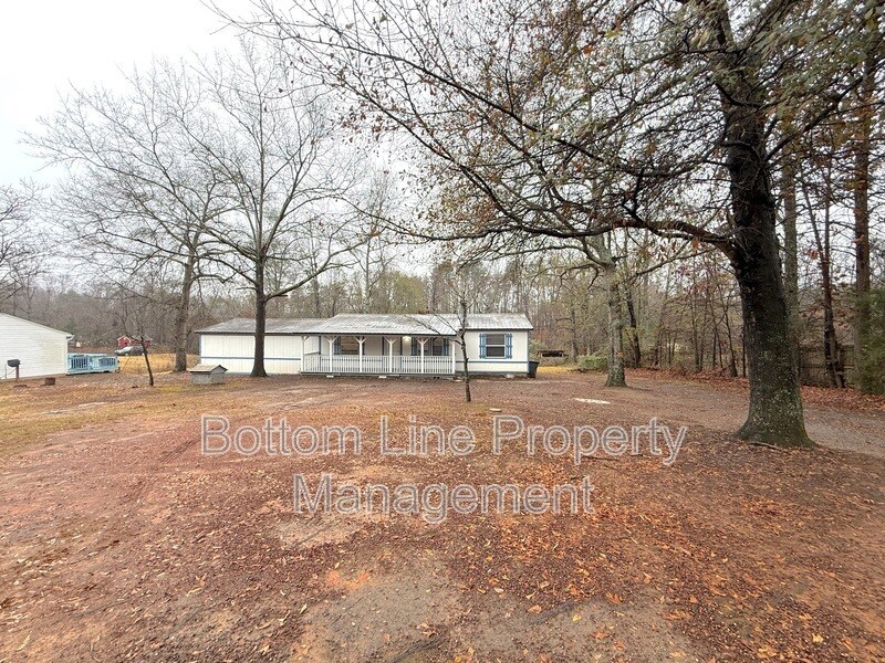 2400 Hart Rd in Charlotte, NC - Building Photo