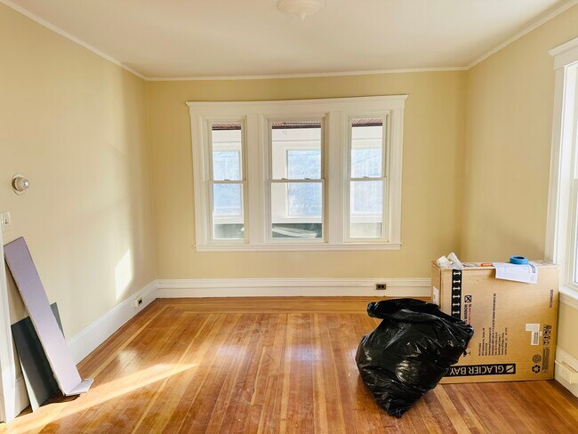 68 Pinkert St in Medford, MA - Building Photo - Building Photo