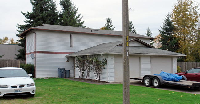 1207-1209 12th Ave NW in Puyallup, WA - Foto de edificio - Building Photo