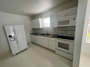 4216 Holland Ave in Dallas, TX - Building Photo - Building Photo