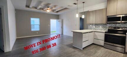 807 W Garrison Dr, Unit #2 in Pharr, TX - Foto de edificio - Building Photo