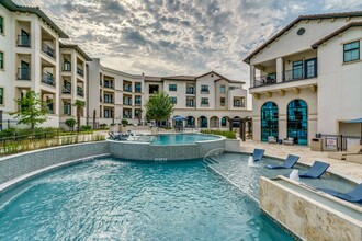 Cortland Riverside in Fort Worth, TX - Building Photo - Building Photo