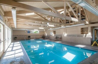 300 Glenwood Cir in Monterey, CA - Building Photo - Building Photo