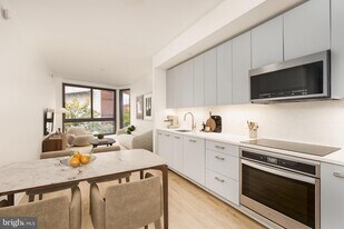 1630 Columbia Rd NW, Unit 307 in Washington, DC - Building Photo