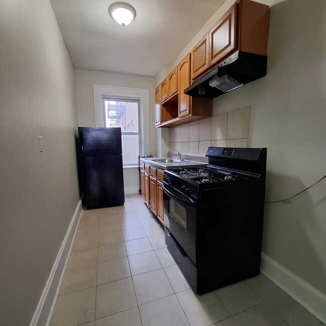 219 Roseville Ave, Unit 305