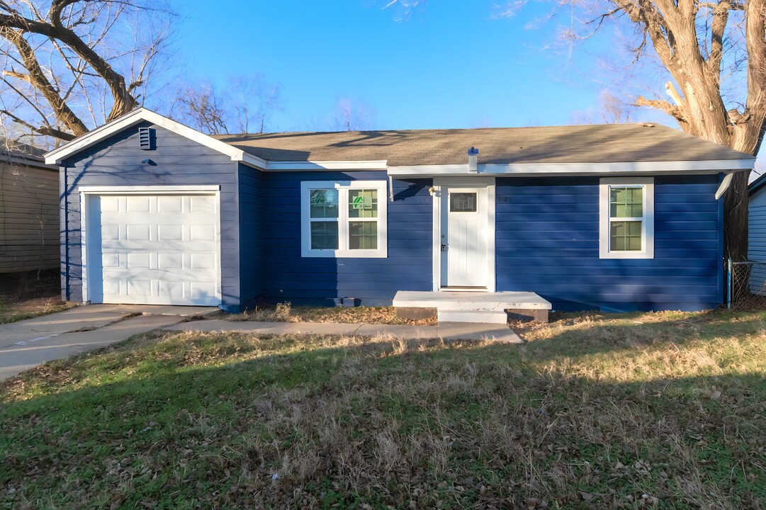 3705 SW 41st St in Oklahoma City, OK - Building Photo