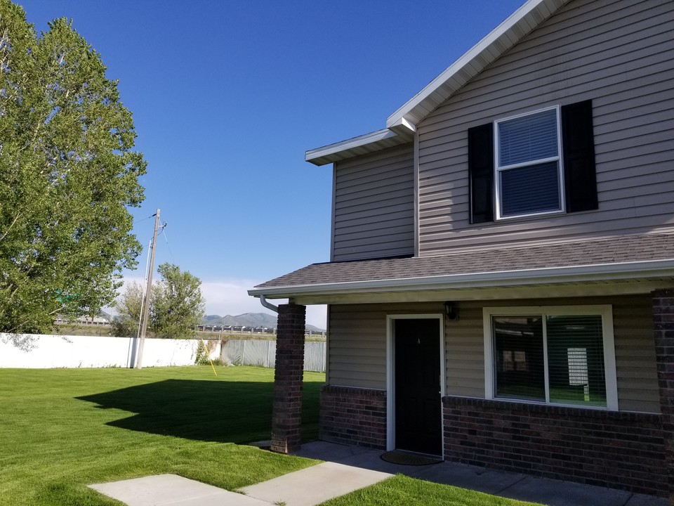 583 Raven Way, Unit A in Chubbuck, ID - Building Photo