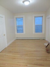 90 Norfolk St, Unit 4 in Cambridge, MA - Building Photo - Building Photo