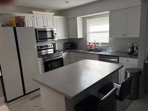 9521 Boca Cove Cir, Unit 505 in Boca Raton, FL - Building Photo - Building Photo