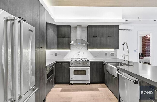 9 E 16th St in New York, NY - Building Photo - Building Photo