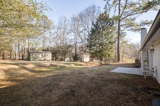 1061 Carriage Hill Rd in Watkinsville, GA - Foto de edificio - Building Photo