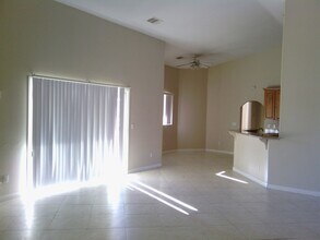 13509 Algonquin Rd in Apple Valley, CA - Building Photo - Building Photo