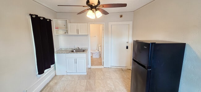 306 Taylor Ave, Unit Apt A in Daytona Beach, FL - Building Photo - Building Photo