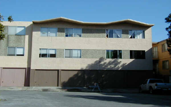 308 Susie Way in South San Francisco, CA - Foto de edificio - Building Photo