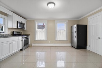 119 Andover St, Unit 2 in Lawrence, MA - Building Photo - Building Photo