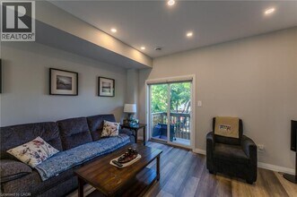 720 Grey St in Brantford, ON - Building Photo - Building Photo