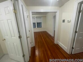 881 Massachusetts Ave in Cambridge, MA - Building Photo - Building Photo