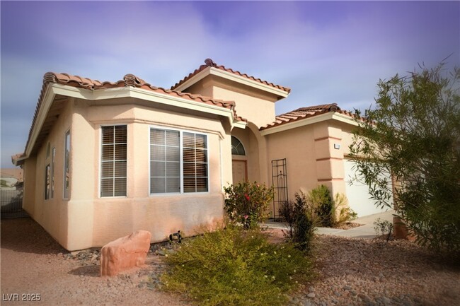 1108 Coral Rainbow Ave in Las Vegas, NV - Building Photo - Building Photo