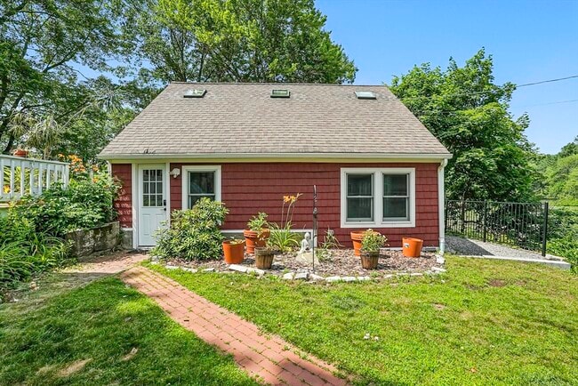 property at 39 East St