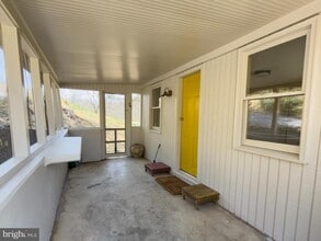 37905 Snickersville Turnpike in Purcellville, VA - Building Photo - Building Photo