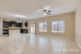 9338 Forest Meadows Ave in Las Vegas, NV - Building Photo - Building Photo