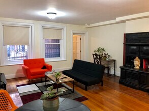 109 Beacon St, Unit 1 in Boston, MA - Building Photo - Building Photo