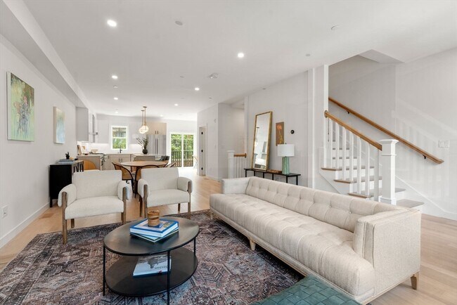 176 School St, Unit D in Boston, MA - Building Photo - Building Photo