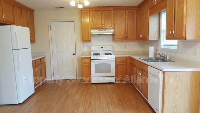 737 Erin Dr in Stockbridge, GA - Building Photo - Building Photo