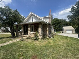 6812 Goshen Rd in Goshen, OH - Building Photo