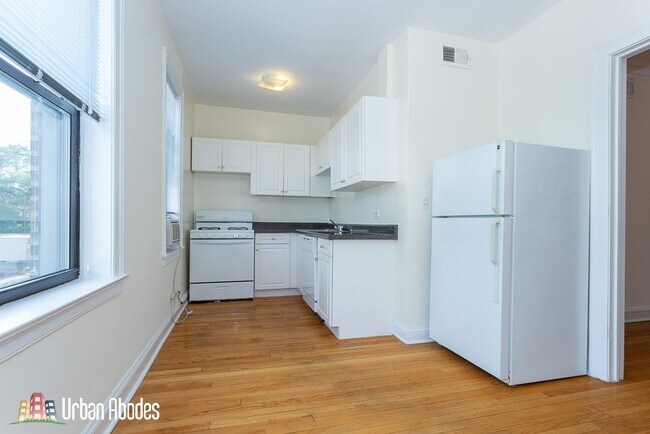 342 Park Ave, Unit A06C in Glencoe, IL - Building Photo - Building Photo