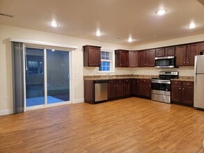 143 Cedarwood Dr in Denver, PA - Foto de edificio - Building Photo