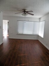 5987 Myrtle Ave in Long Beach, CA - Building Photo - Building Photo