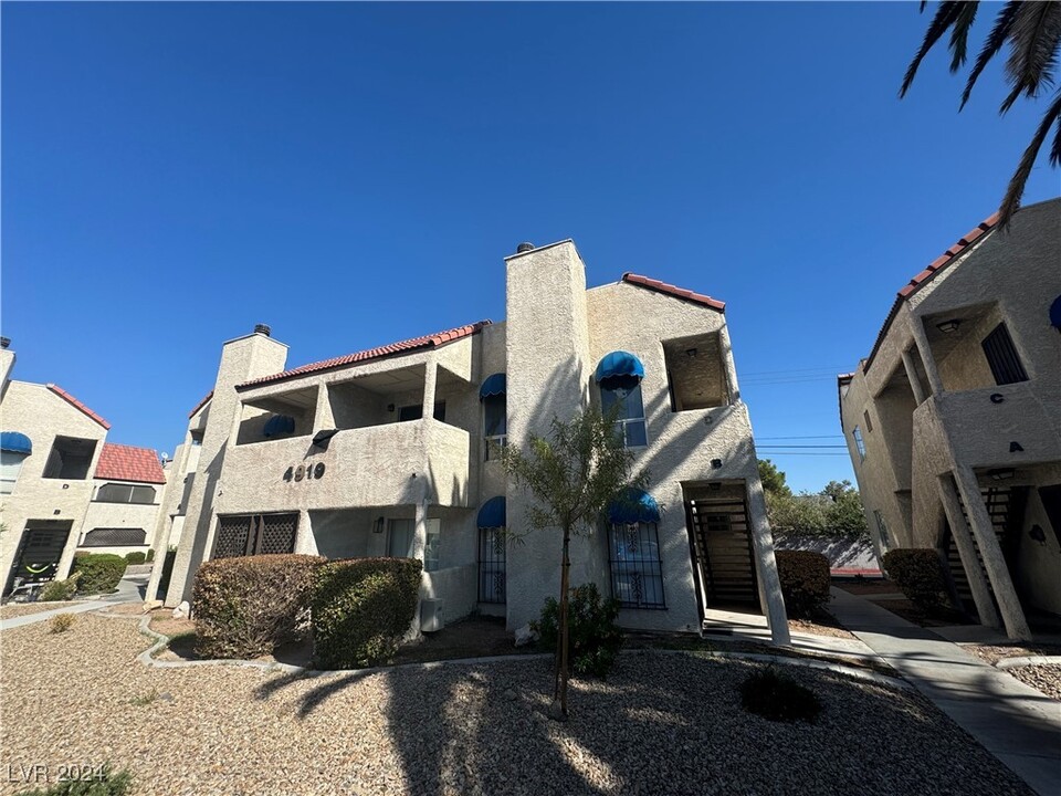 4919 Newport Cove Dr-Unit -D in Las Vegas, NV - Building Photo