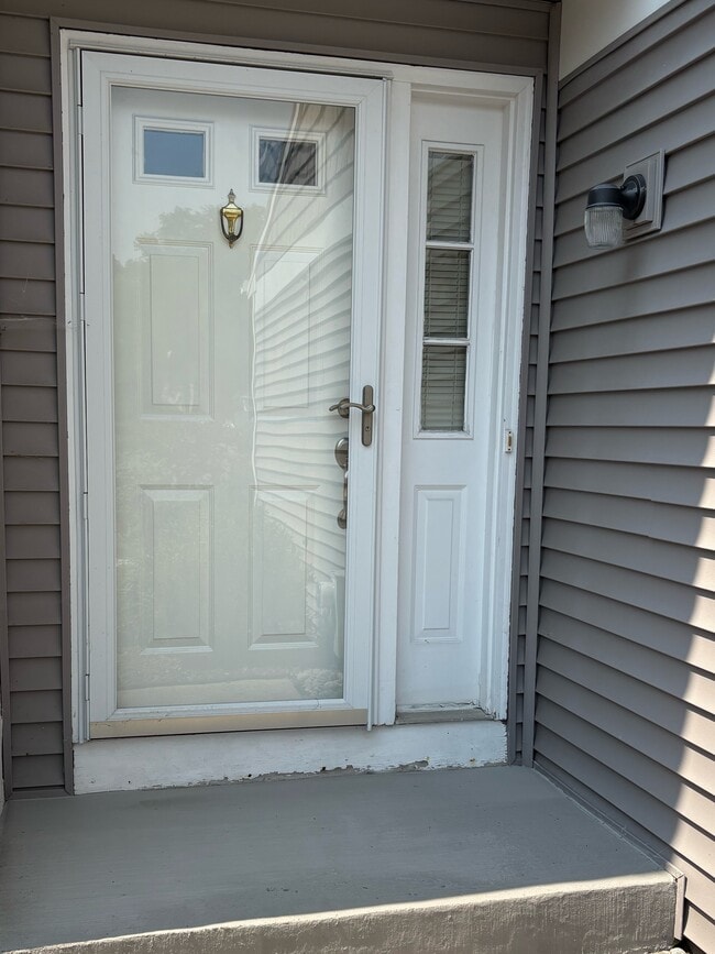 property at 4628 Emblem Cir