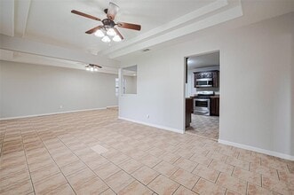 3323 Suiter Way in Pasadena, TX - Building Photo - Building Photo