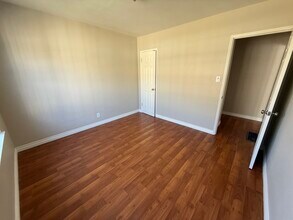 1213 W Victory Blvd in Burbank, CA - Building Photo - Building Photo