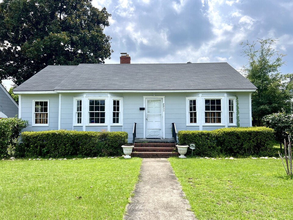 2211 E 42nd St in Savannah, GA - Foto de edificio