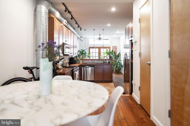 property at 221 E Heath St