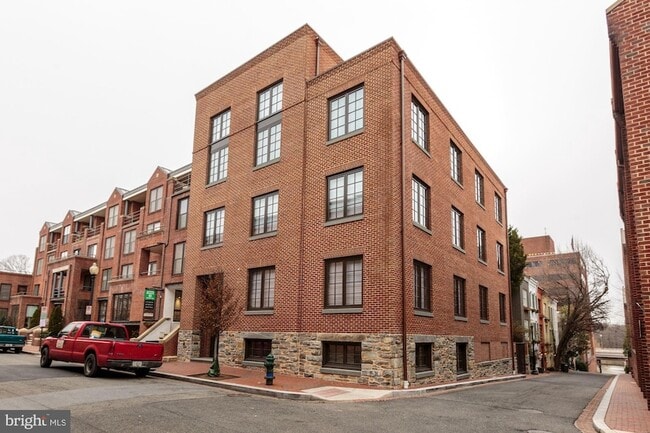 property at 3220 Grace St NW