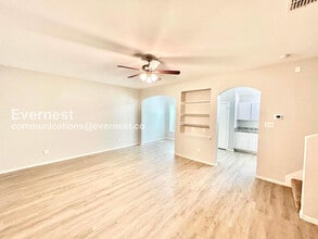 152 Creek Cove Dr in Dallas, TX - Building Photo - Building Photo