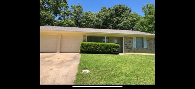 property at 2902 W Day St