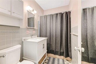 260 SW 31st Ct in Miami, FL - Building Photo - Building Photo